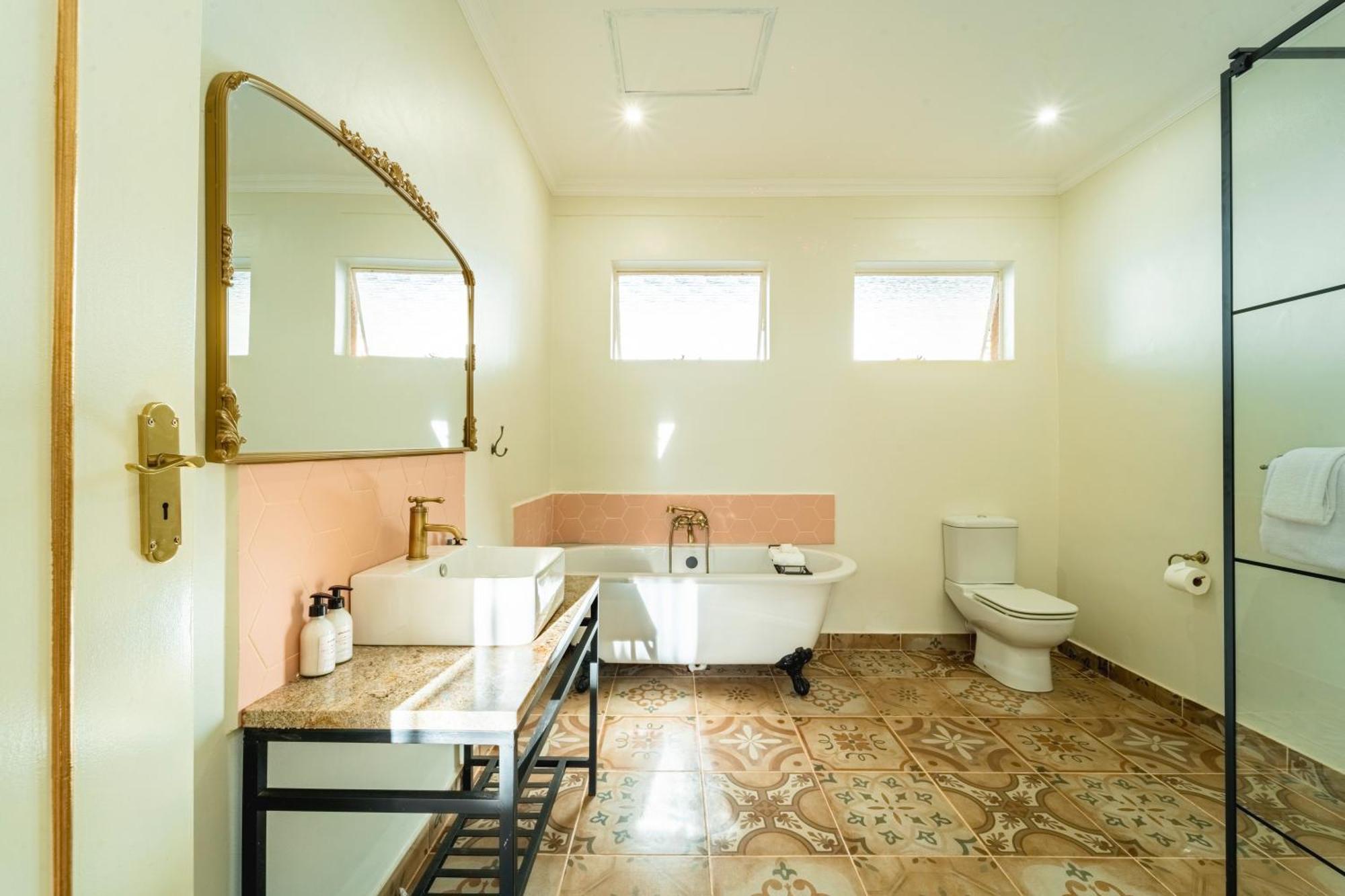 The Victorian Manor Bed & Breakfast Victoria Falls Eksteriør bilde